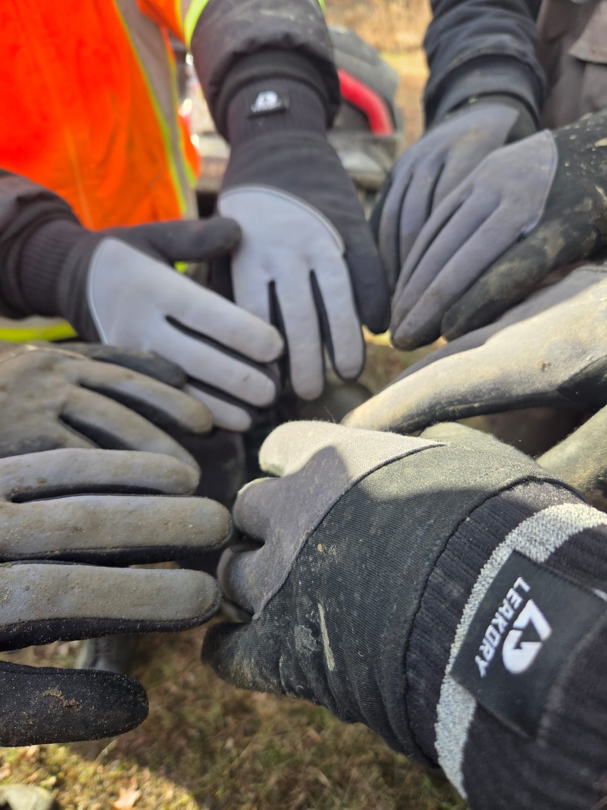 SUBMRGD StormGrip™ Lightweight Merino Waterproof Gloves – Black/Gray